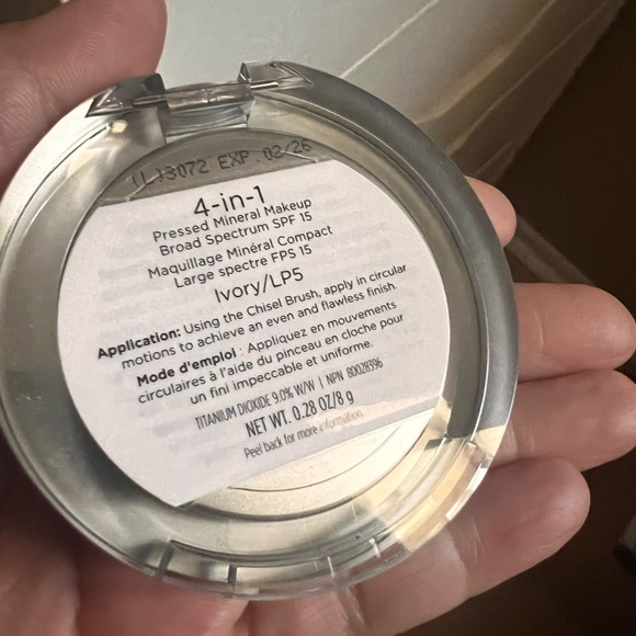 4-in-1 Pressed Mineral Cream and the color Ivory / Ivoire | LP5,Brand New . - Picture 11 of 11
